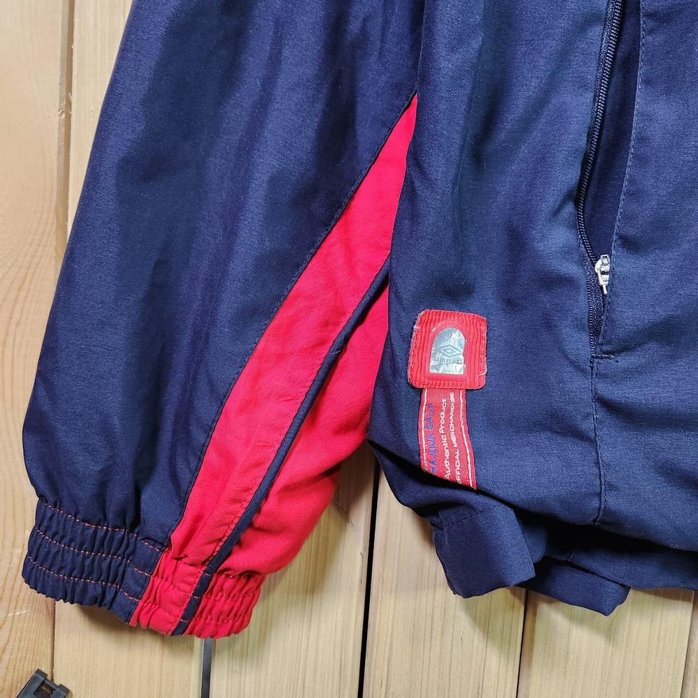 Vintage Umbro Windbreaker Navy and Red Men's Jacket - Picture 4 of 14
